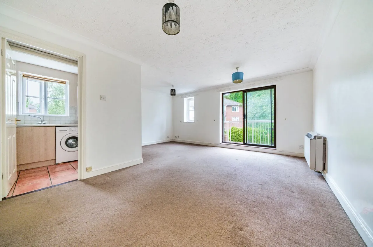 Waterside Court, Alton, GU34, photo 2