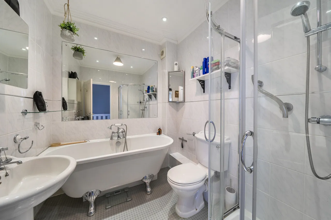 Forest Road, Horsham, RH12, photo 6