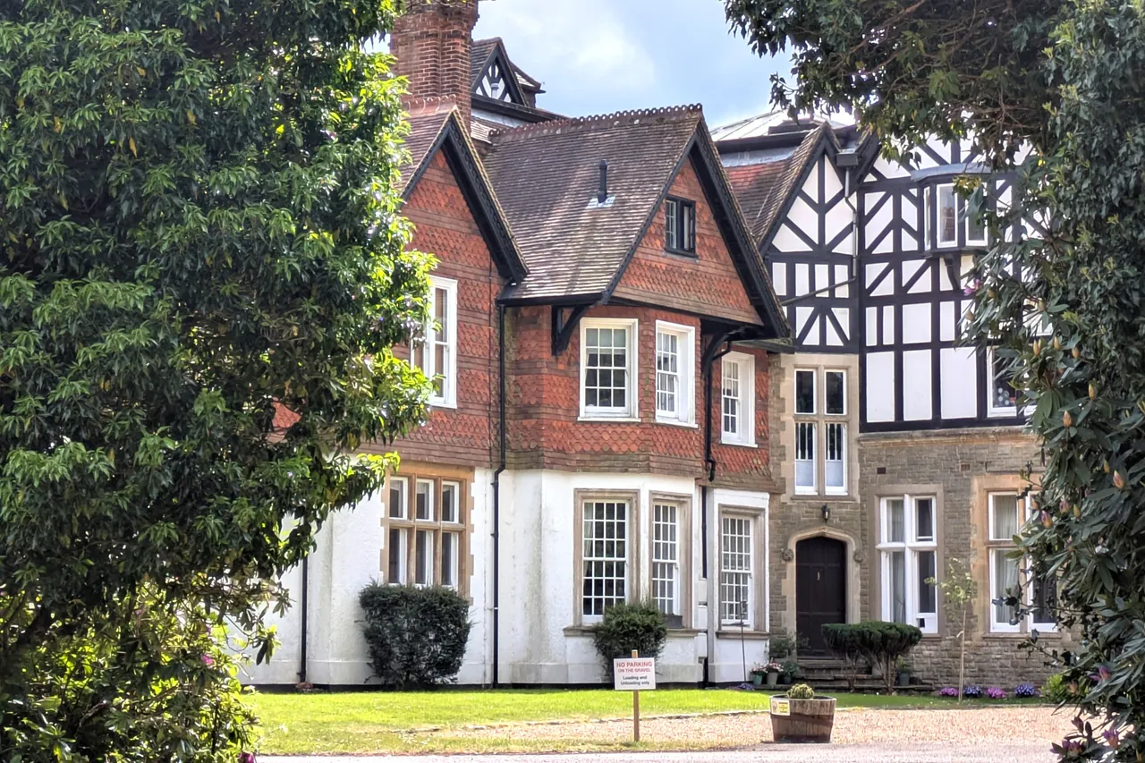 2 bed house for sale — Forest Road, Horsham, RH12