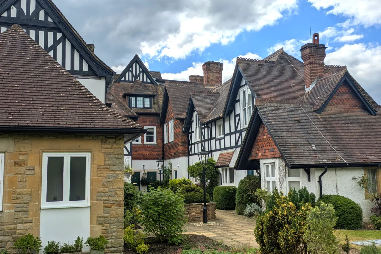 Forest Road, Horsham, RH12, photo 7
