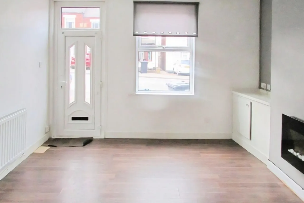 Tamworth Road, Two Gates, B77, photo 2