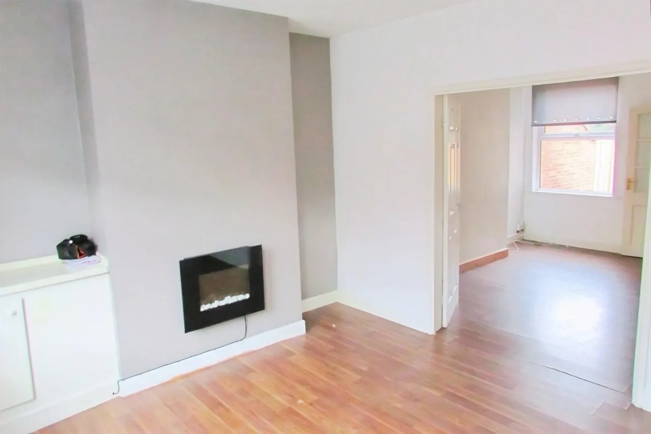 Tamworth Road, Two Gates, B77, photo 3