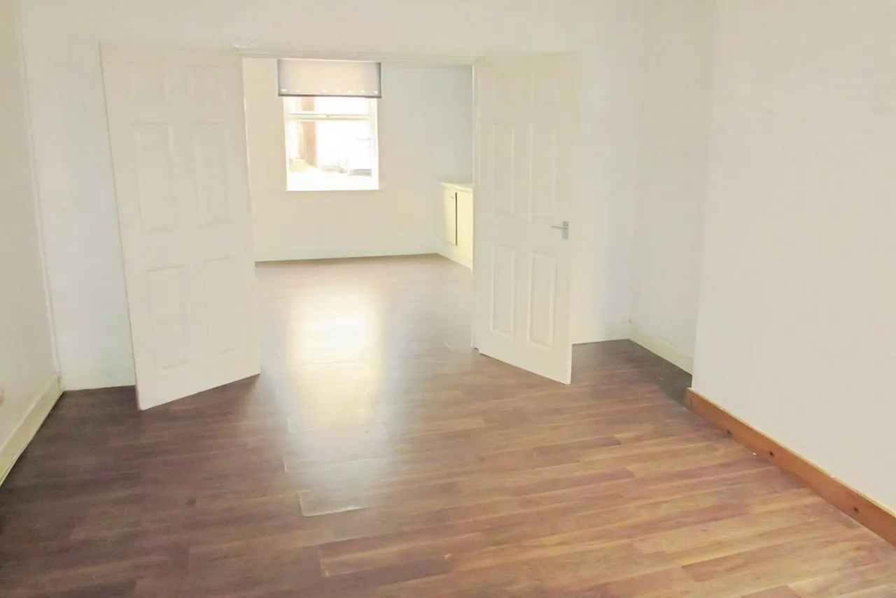 Tamworth Road, Two Gates, B77, photo 4