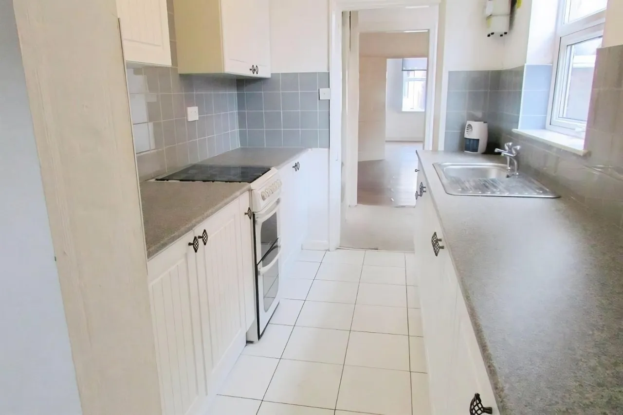 Tamworth Road, Two Gates, B77, photo 5