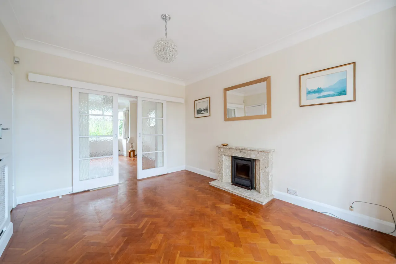Medina Avenue, Esher, KT10, photo 5
