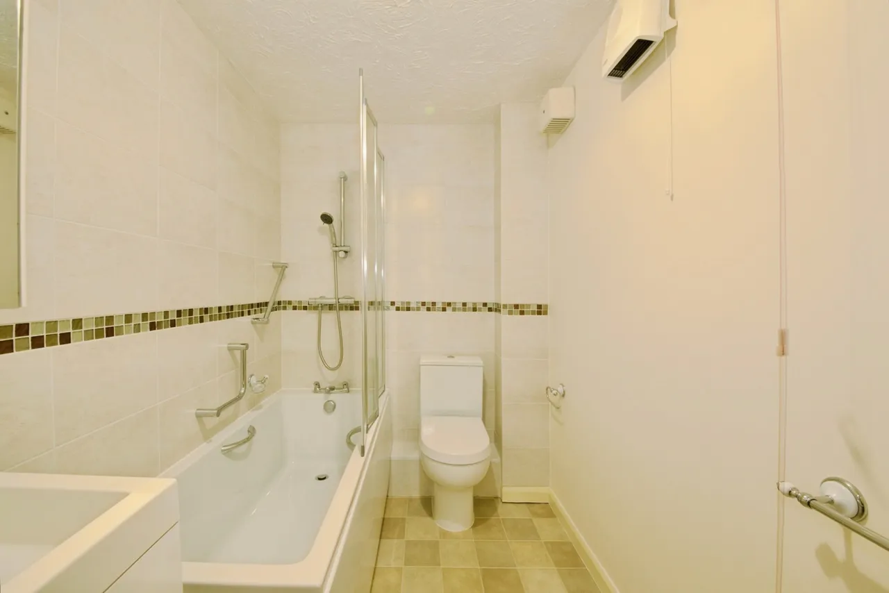 Watermans, Junction Road, Romford, RM1, photo 9