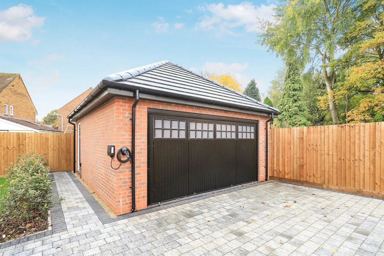 Whittington Grove, Bloxwich, WS3, photo 26