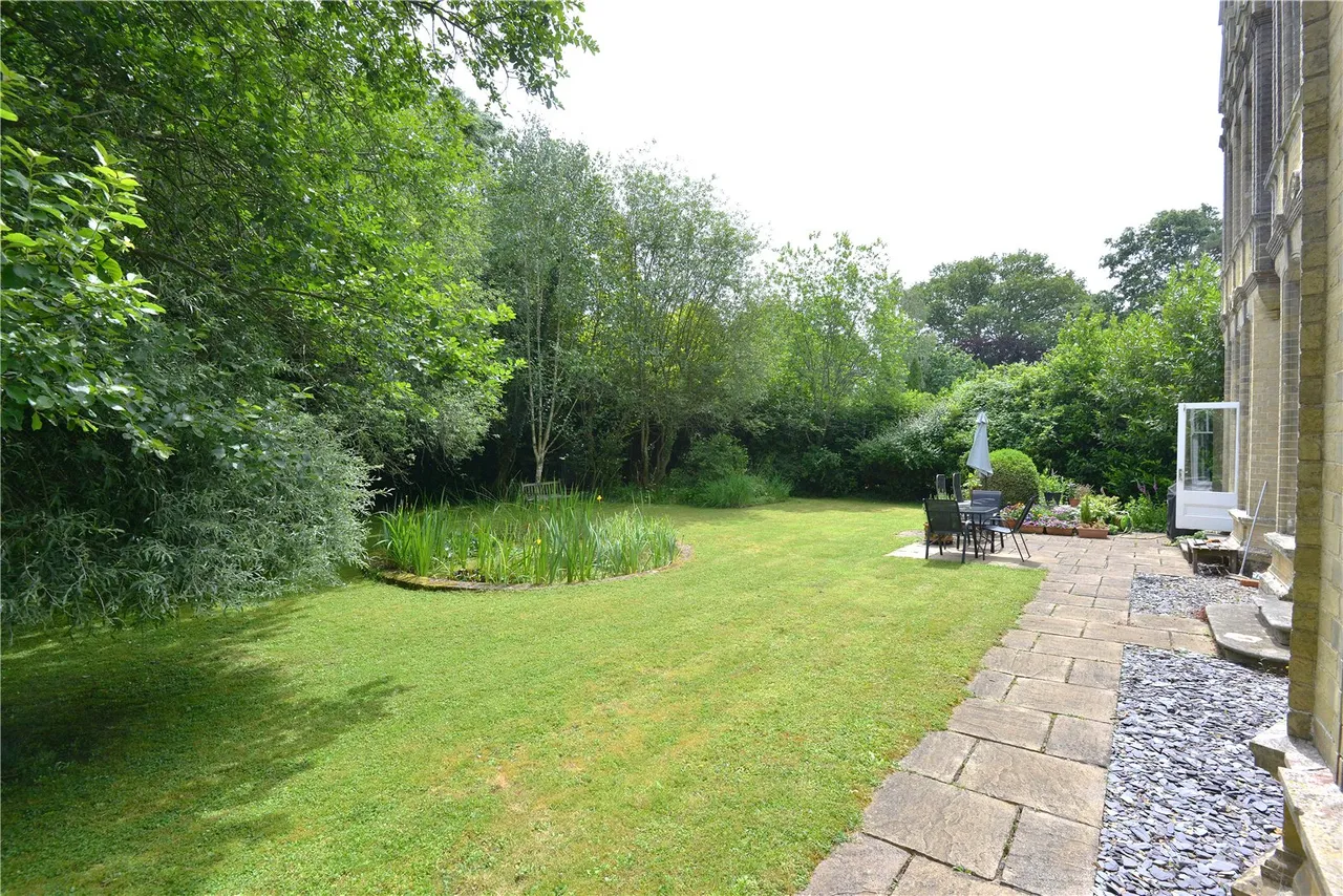 Highfield Hall, Fordingbridge, Hampshire, SP6 3BS, photo 9