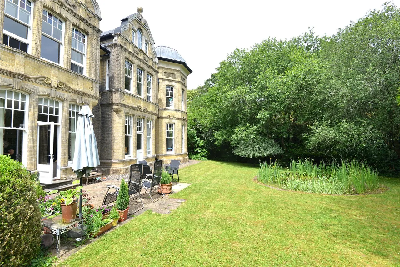 Highfield Hall, Fordingbridge, Hampshire, SP6 3BS, photo 8