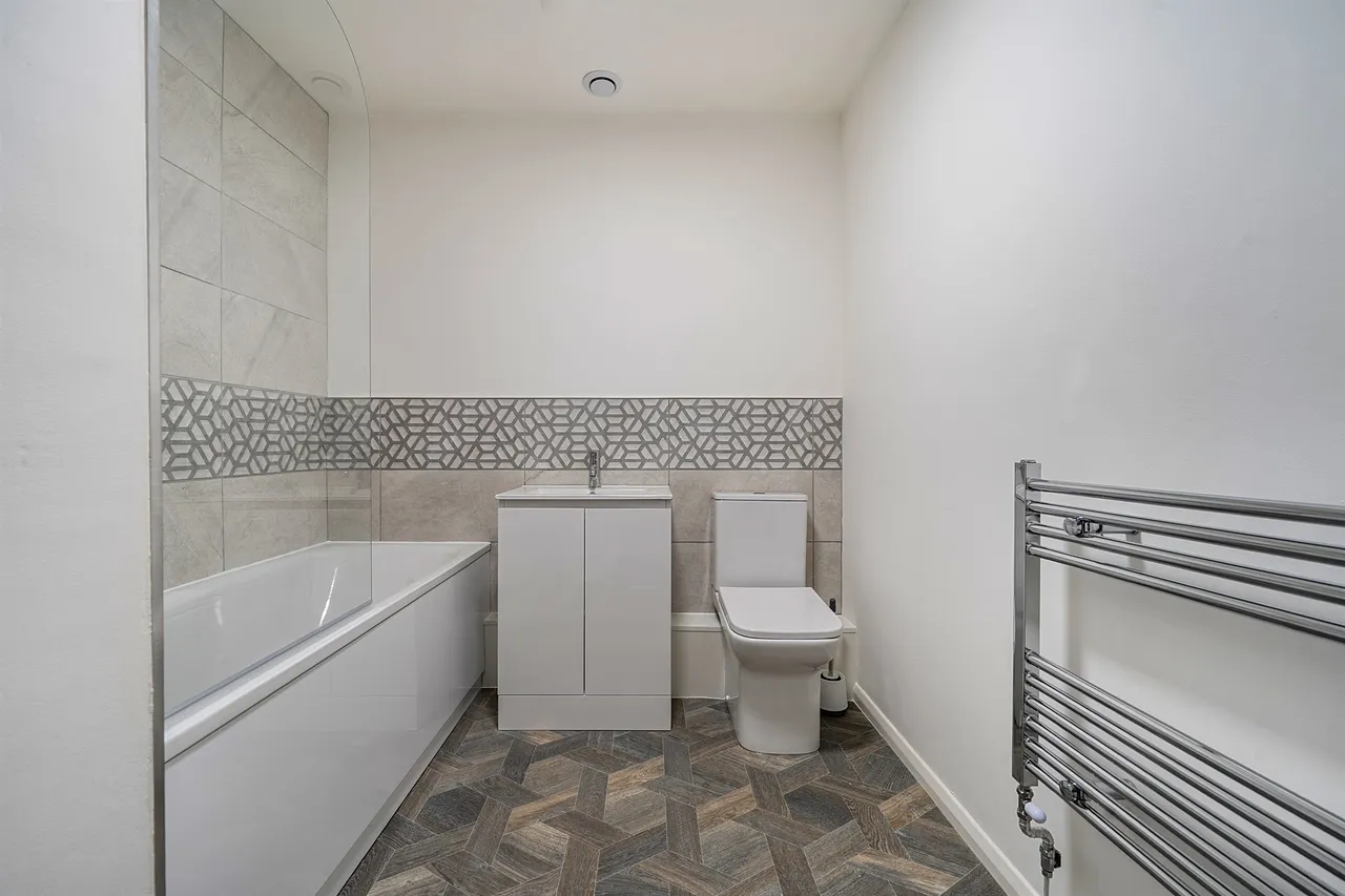 Snedshill Way, Snedshill, TF2, photo 11