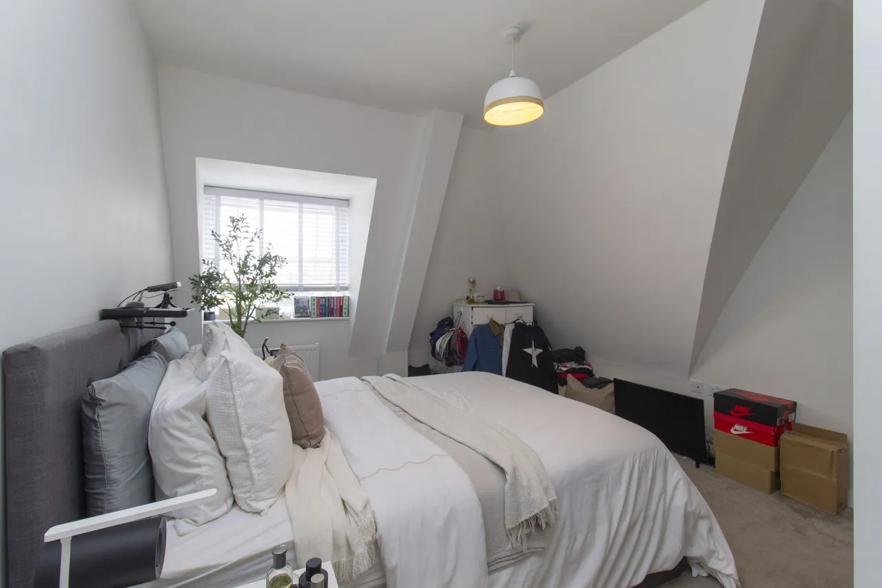 Cedar Lodge, Sundew Avenue, Fleet, GU51 3LD, photo 7