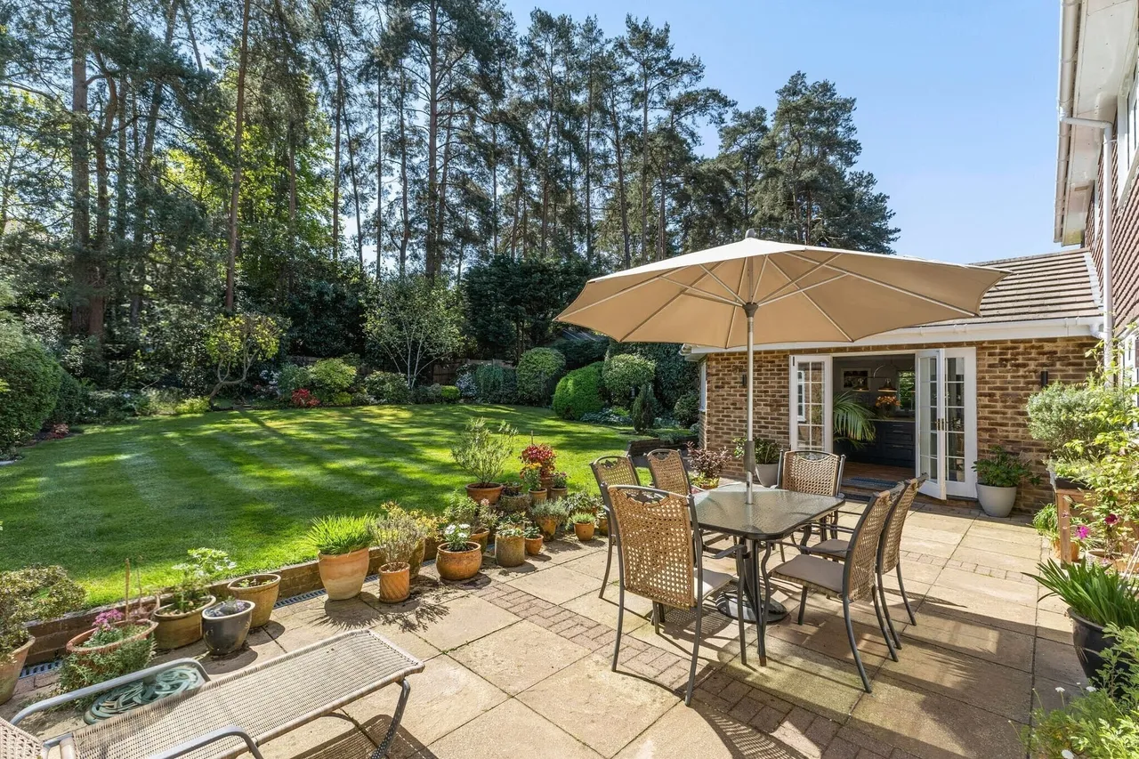 Hurstwood, Ascot, SL5, photo 2