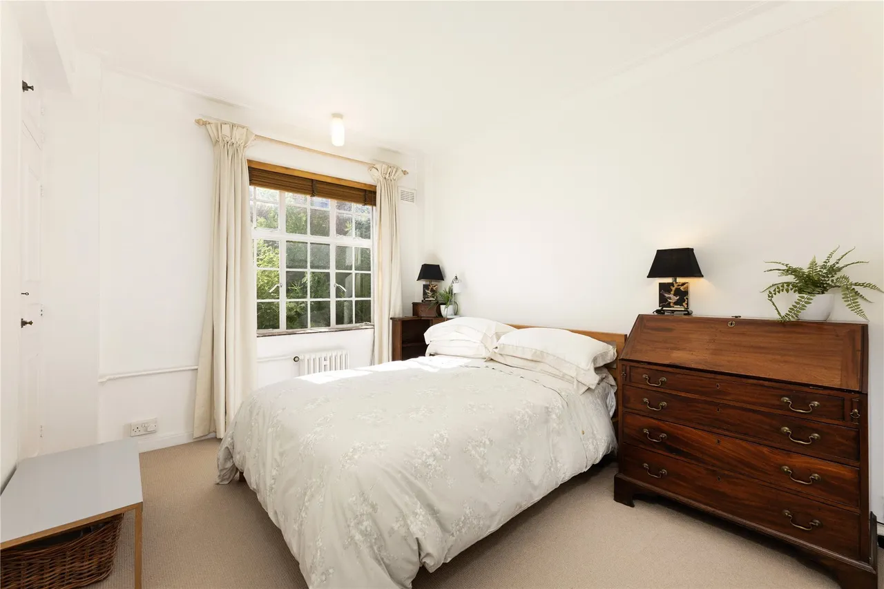 Kings Road, Chelsea, London, SW3, photo 3