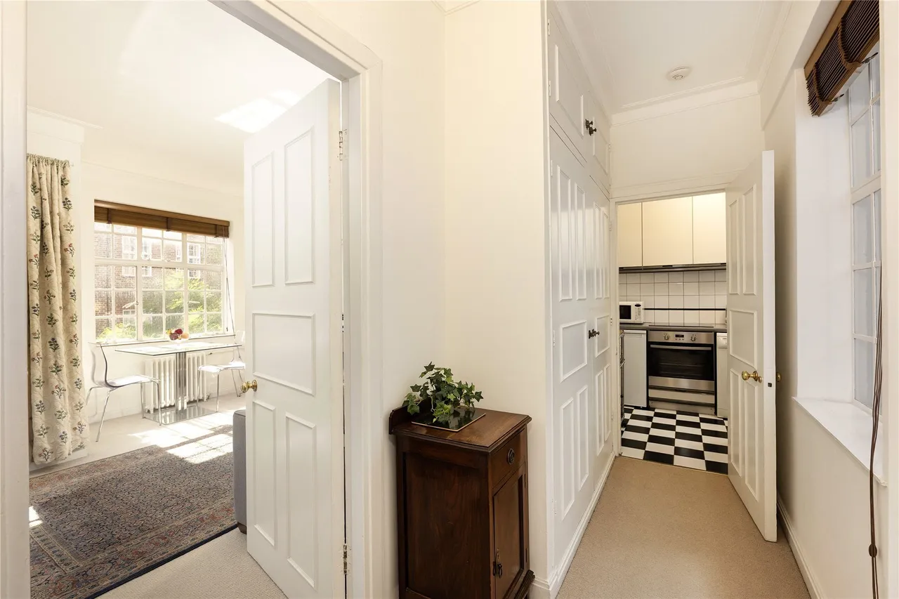 Kings Road, Chelsea, London, SW3, photo 9