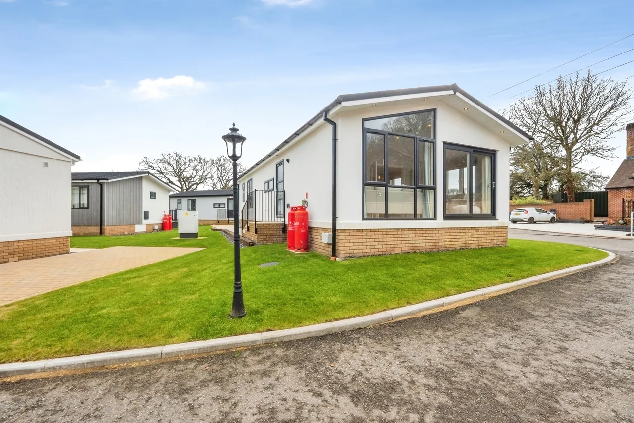 2 bed park home for sale — Rye Hill, Bere Regis, Wareham