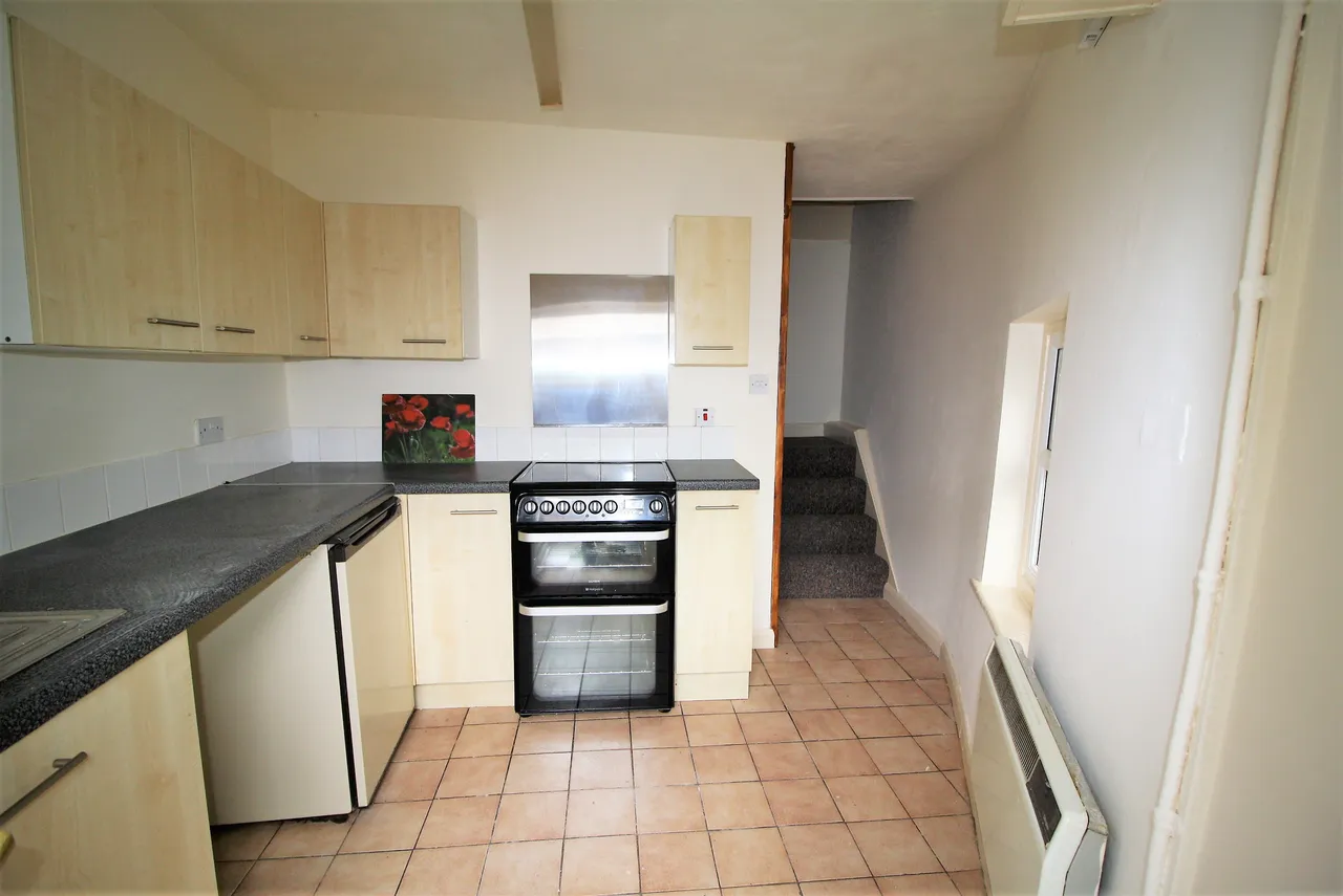 1 bed house to rent, Market Street, Newton Abbot