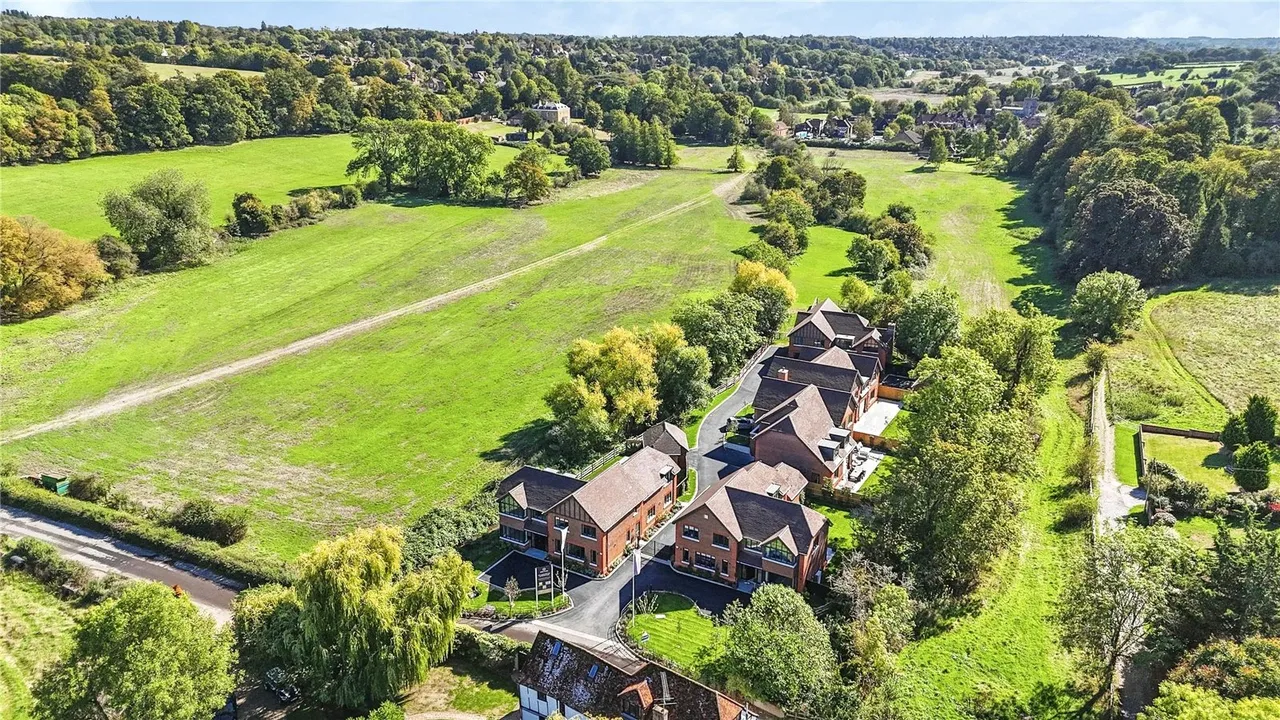 5 bed house for sale, Mill Lane, HP8