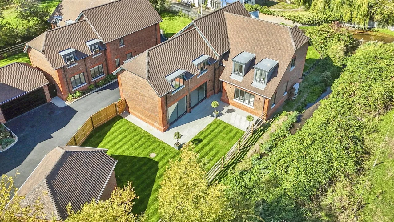 Mill Lane, HP8, photo 27