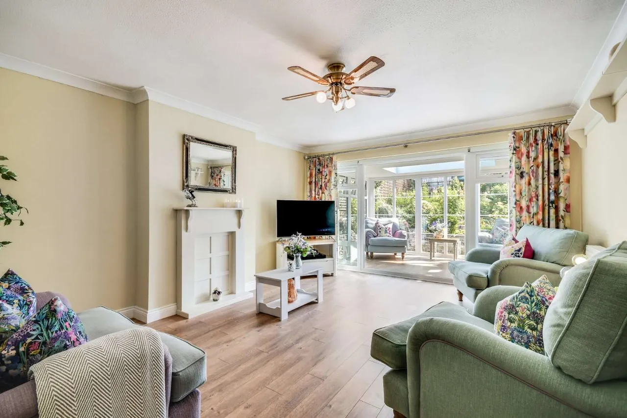 The Heights, Danbury, Chelmsford, Essex, CM3 4AG, photo 3
