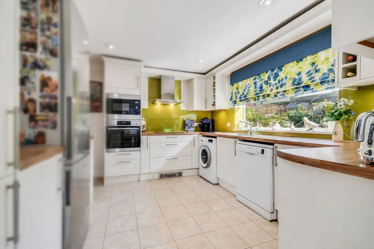 The Heights, Danbury, Chelmsford, Essex, CM3 4AG, photo 5