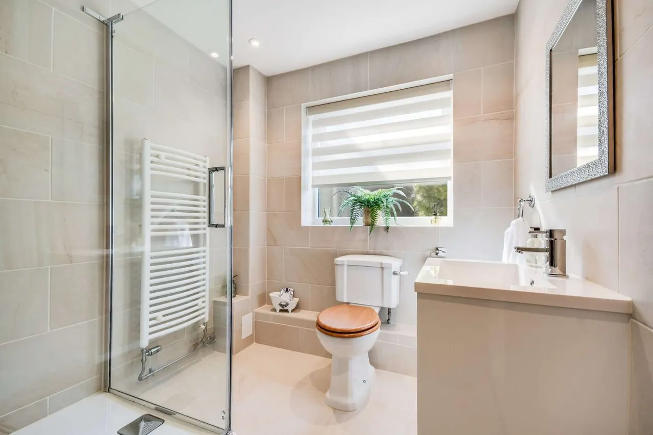 The Heights, Danbury, Chelmsford, Essex, CM3 4AG, photo 9