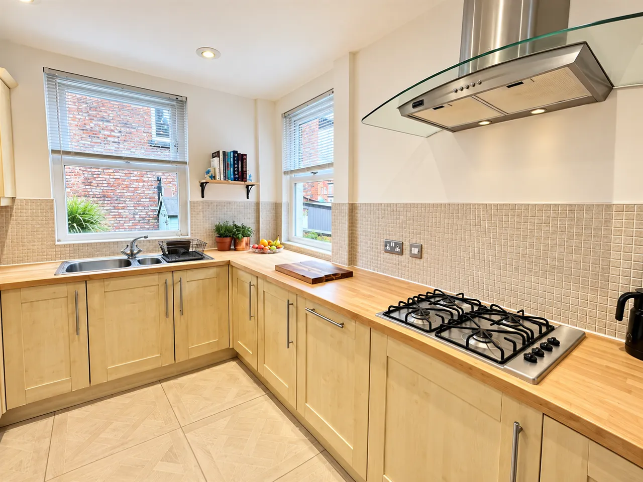 Brogden Grove, Sale, M33, photo 13