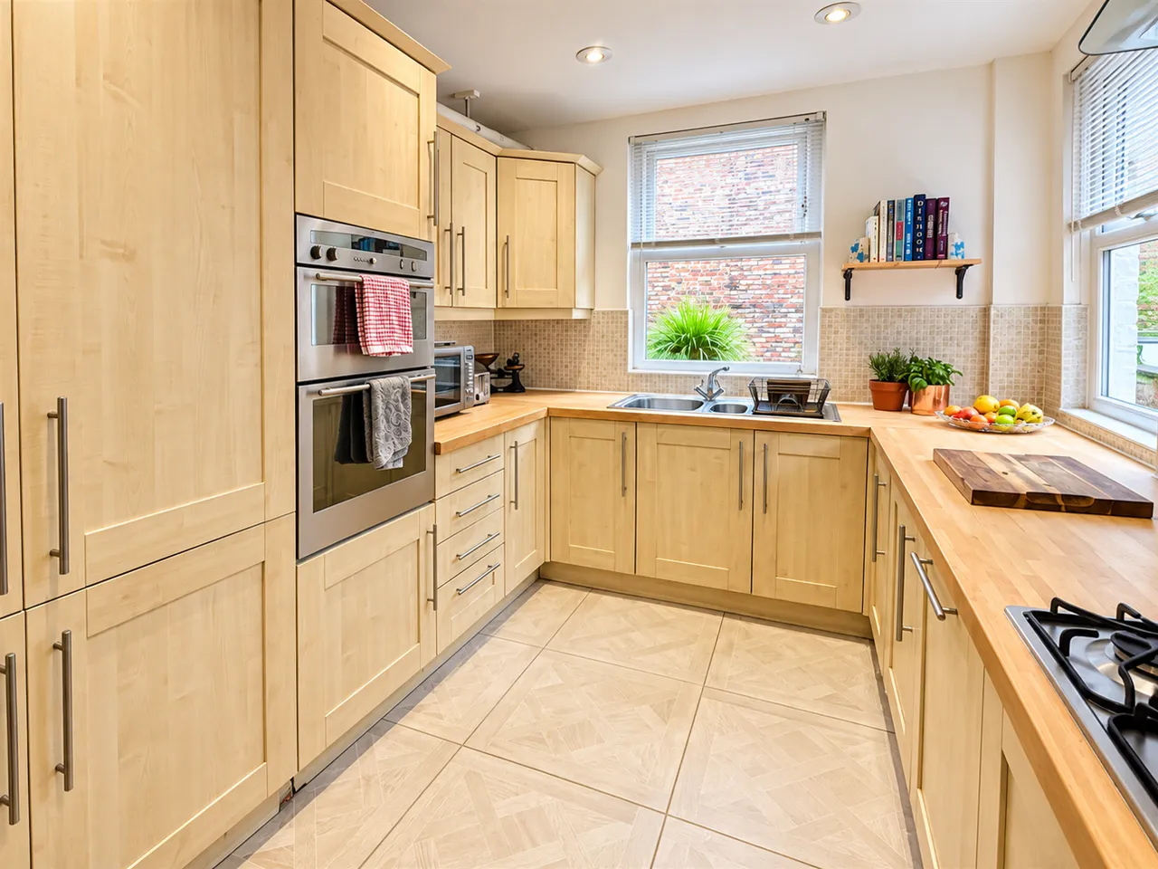 Brogden Grove, Sale, M33, photo 12