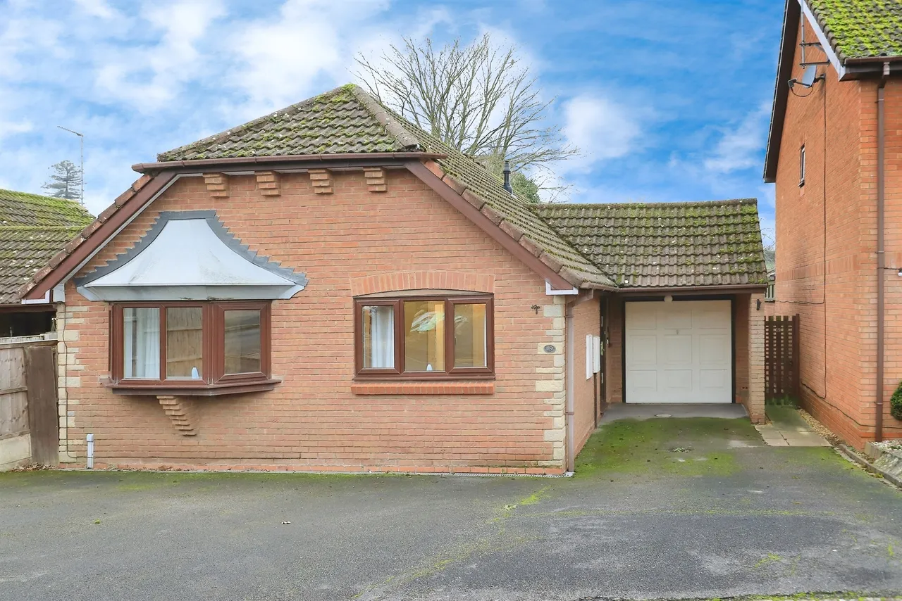 2 bed house for sale, Damson Way, Bewdley, DY12