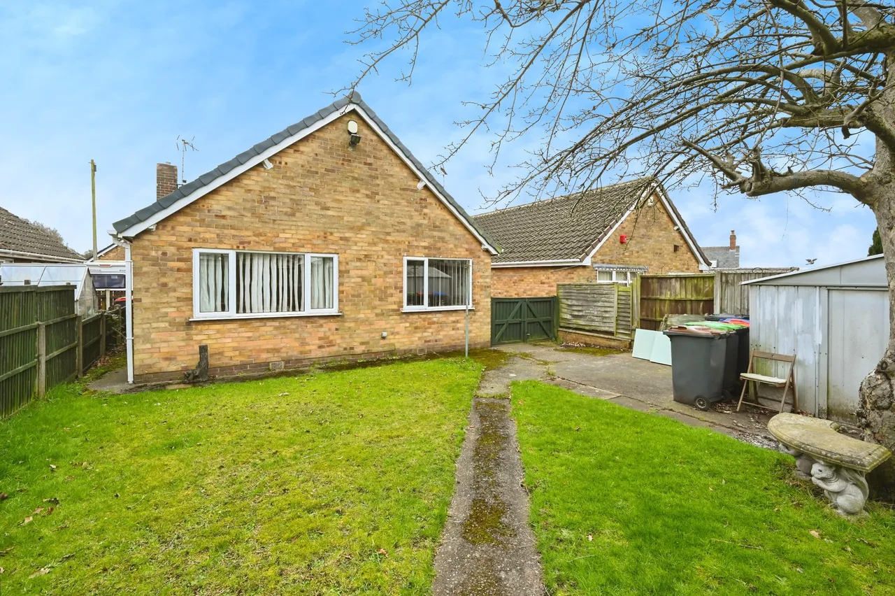 Beverley Drive, Kirkby-in-Ashfield, Nottingham, Nottinghamshire, NG17, photo 2