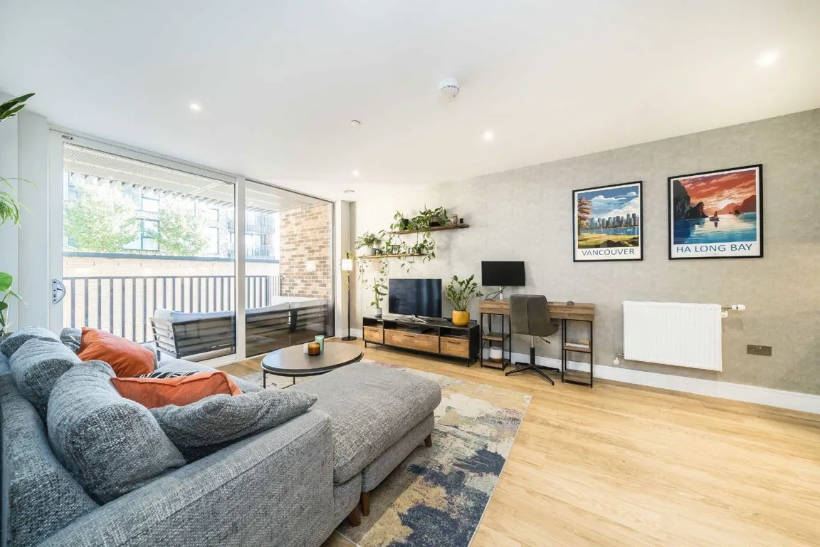 1 bed property for sale, Plough Lane, SW17