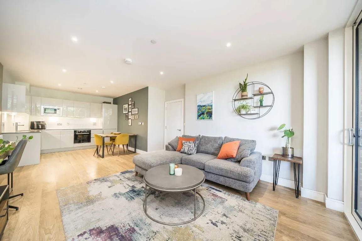 Plough Lane, SW17, photo 5