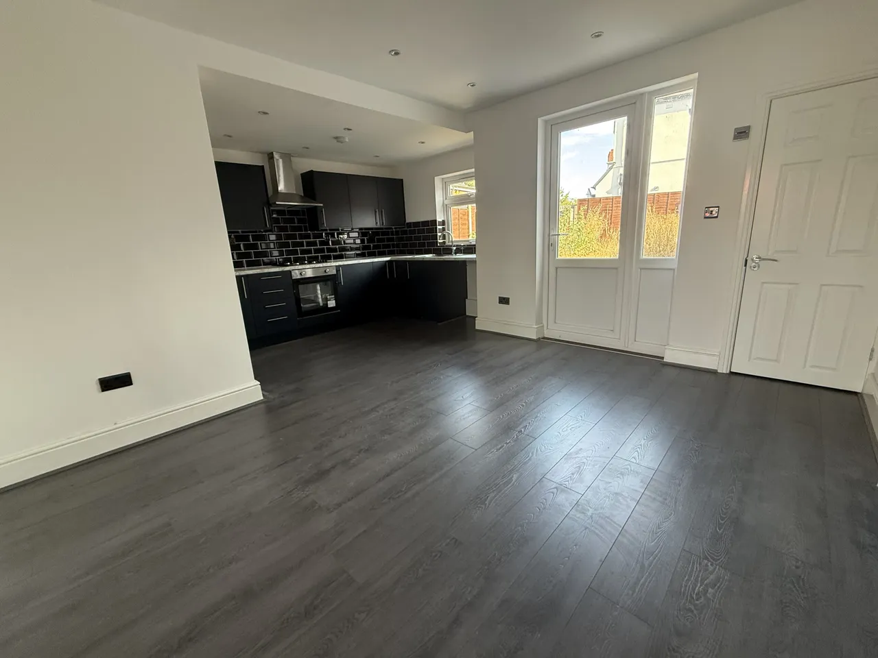 Central Avenue, Abbey Green, CV11, photo 4