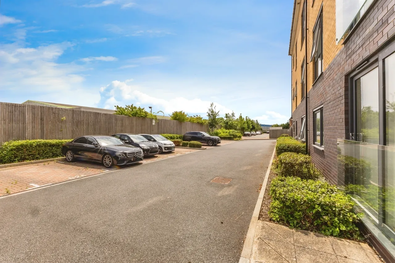 Longships Way, Reading, RG2, photo 16