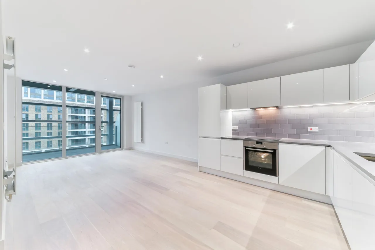 1 bed flat for sale, Flagship House, Royal Wharf, E16