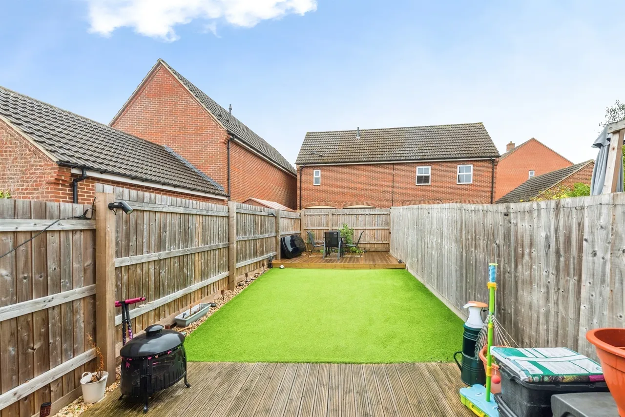 Lavinia Walk, Swindon, SN25, photo 2