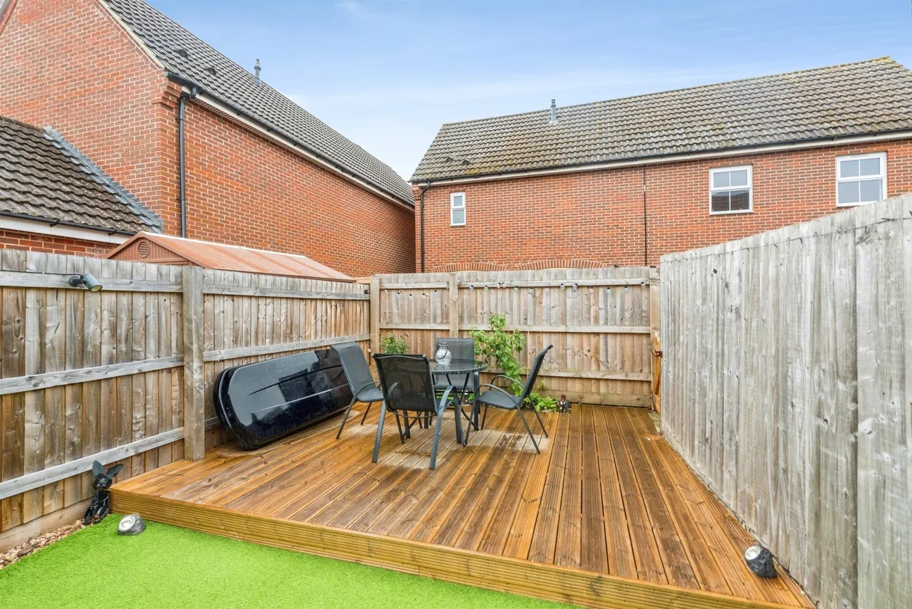Lavinia Walk, Swindon, SN25, photo 14