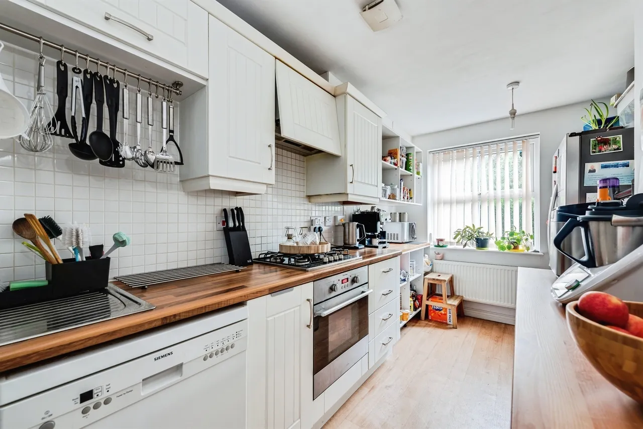 Lavinia Walk, Swindon, SN25, photo 4