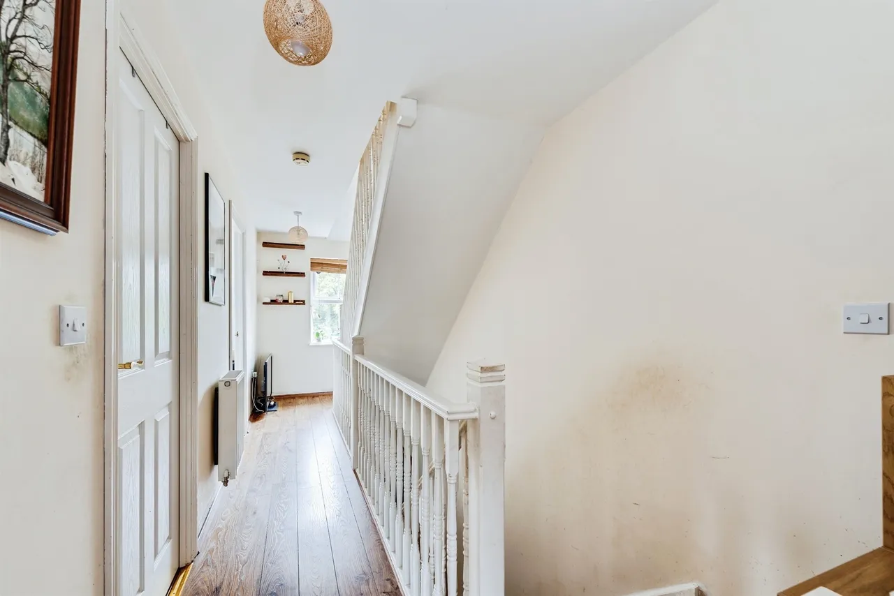 Lavinia Walk, Swindon, SN25, photo 6