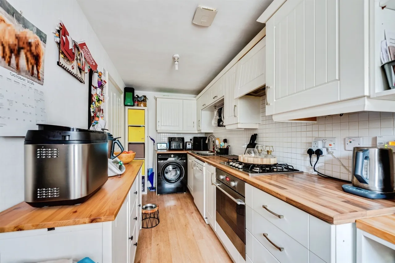 Lavinia Walk, Swindon, SN25, photo 5