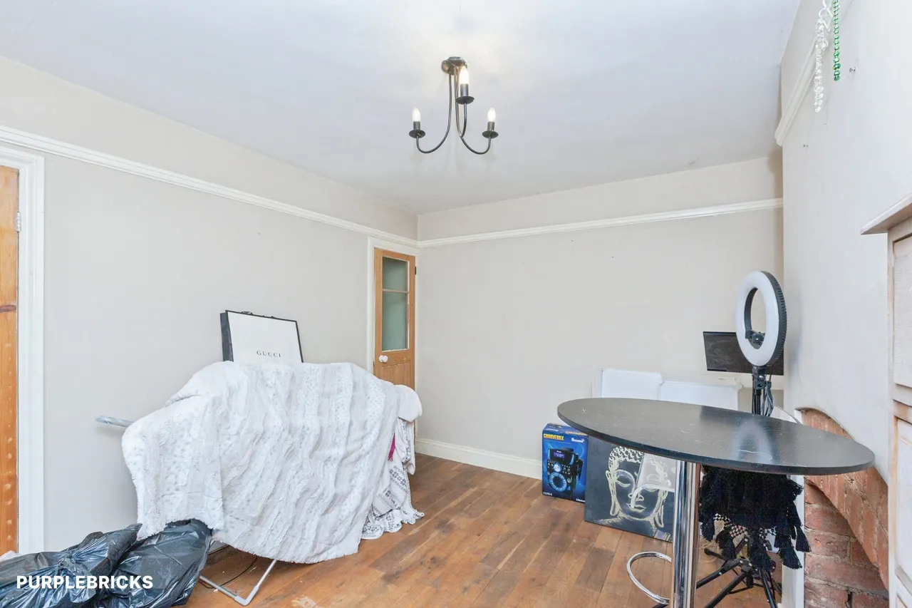 High Street, Great Glen, LE8, photo 9