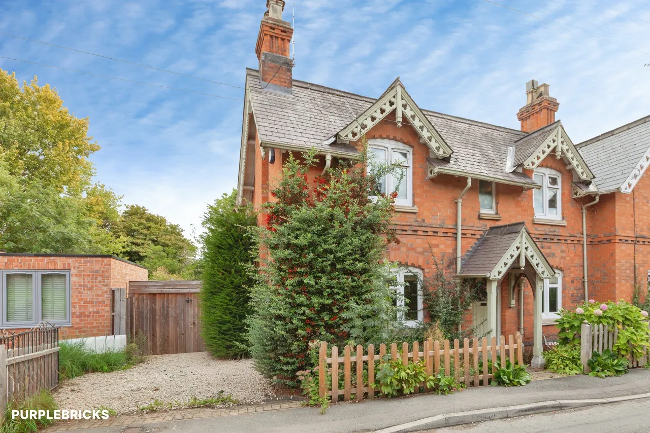 2 bed house for sale, High Street, Great Glen, LE8