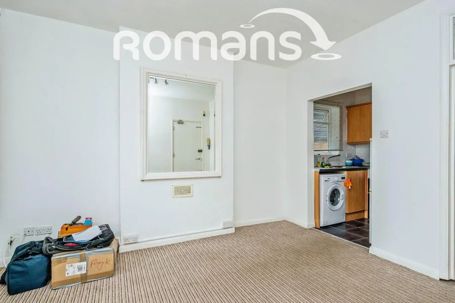 Southwell Park Road, Camberley, GU15, photo 2
