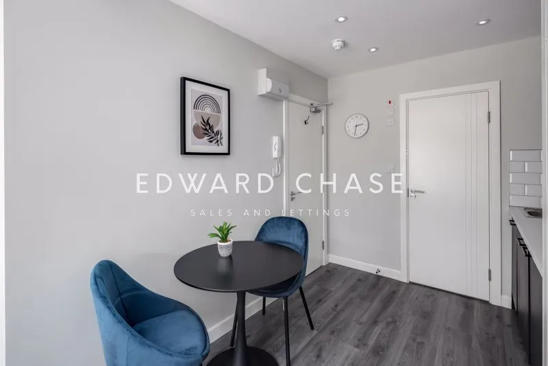 Perth Road, Ilford, IG2, photo 7
