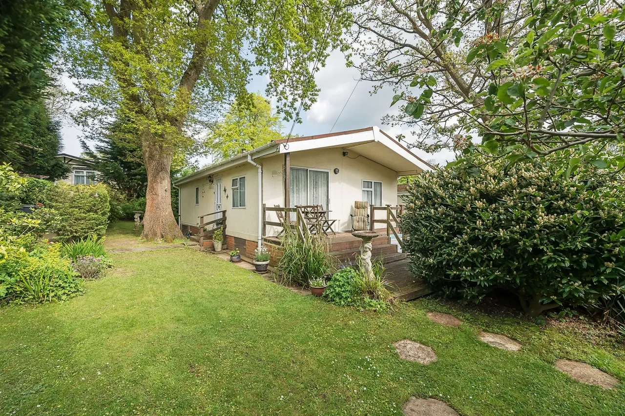 Chesham Road, Wigginton, HP23, photo 9