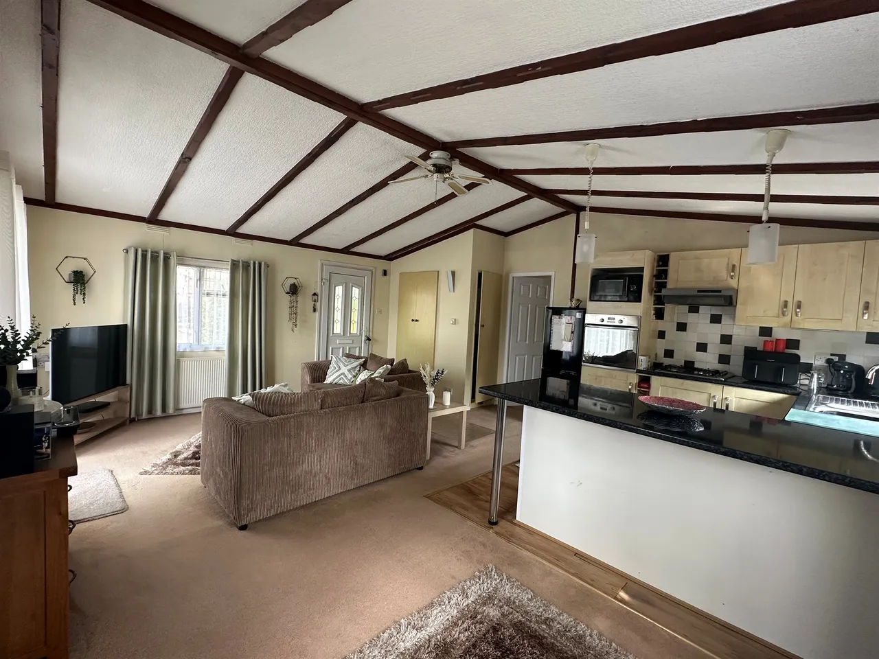 Chesham Road, Wigginton, HP23, photo 4