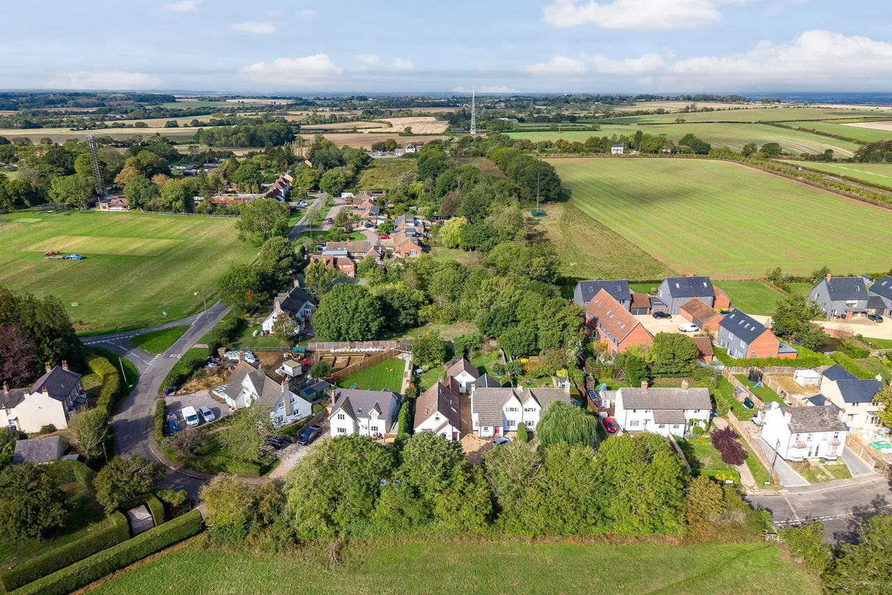 3 bed house for sale, Blacksmiths lane, Reed, SG8
