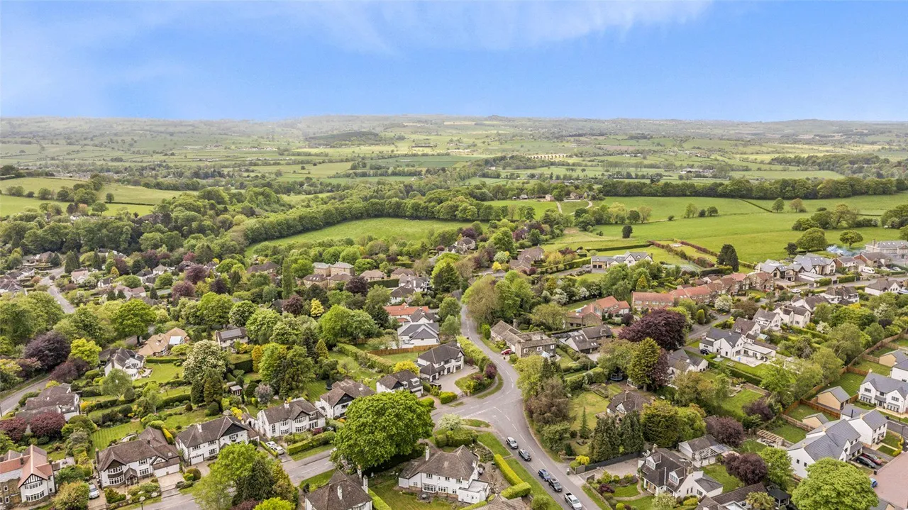 Creskeld Lane, Bramhope, LS16, photo 25