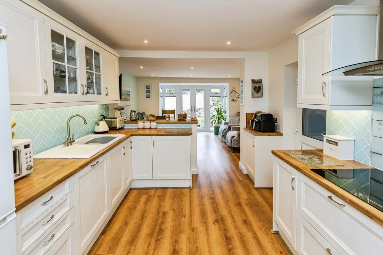 Snowdon Drive, Wrexham, LL11, photo 8