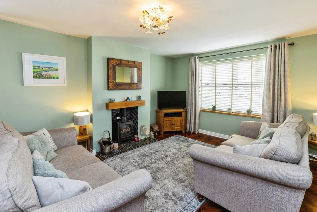 Snowdon Drive, Wrexham, LL11, photo 3