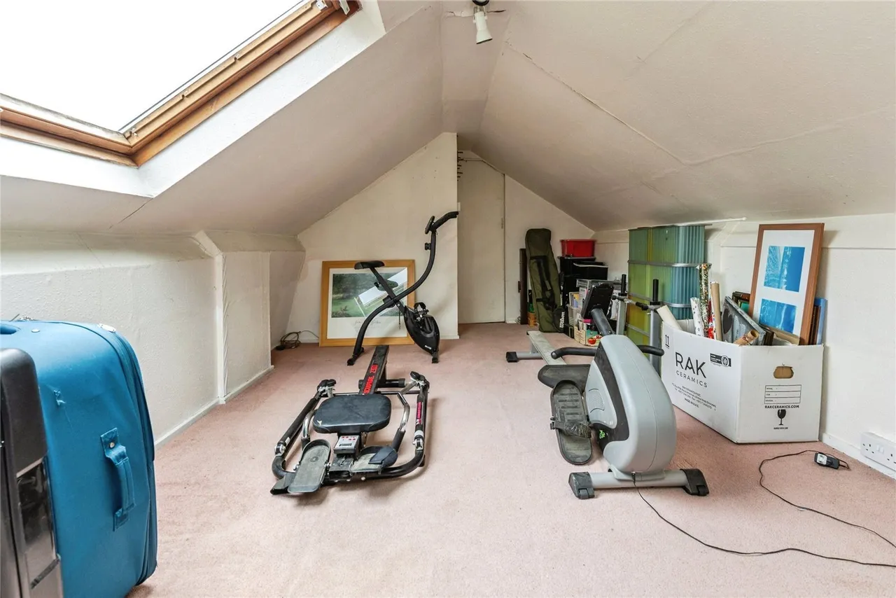 Snowdon Drive, Wrexham, LL11, photo 18